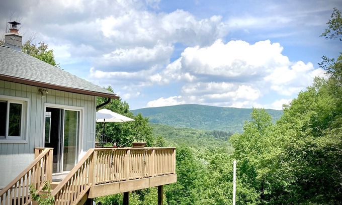Fleischmanns House | Berushka Cottage: Hike, Swim, Amazing Mountain Views, WFH