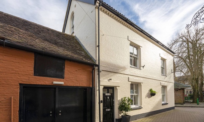 Wimborne Apartment | Berwick - Beautiful house located in the market town of Wimborne