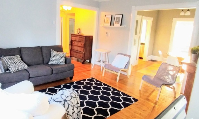 Shelburne Apartment | Beside The Tulip Tree - 3Bd Historic Home located in Waterfront District
