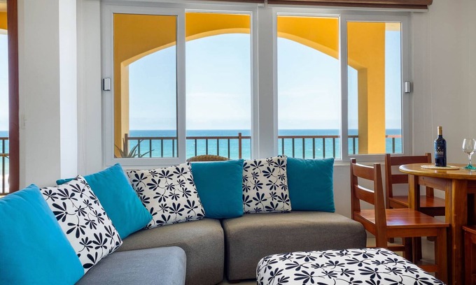Manta Apartment | Beso del Sol - "Olas" 1-Bedroom Beachfront Apartment