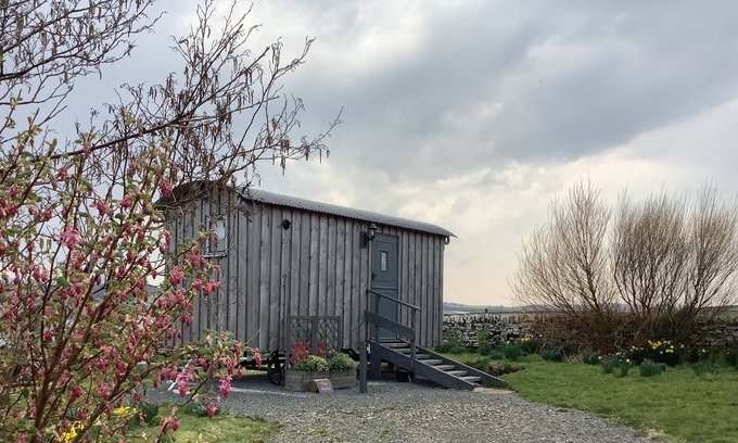 Dunbeath Cabin | Bespoke hand built Shepherds Hut in Dunbeath.