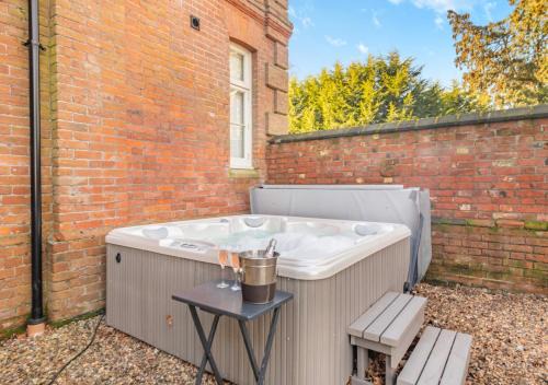 Aldborough House | Bessingham Mews