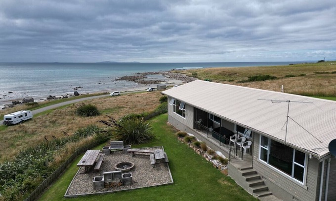 Colac Bay Apartment | Best Bay Views in Colac Bay