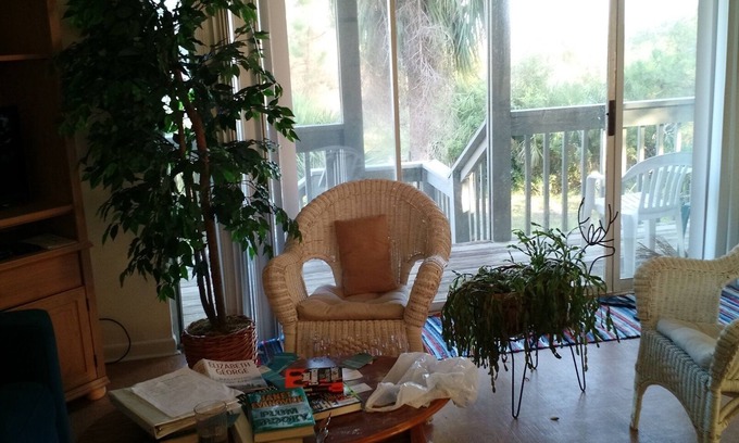 Saint Helena Island Cottage | Best Beach- Ocean Views - Guest House