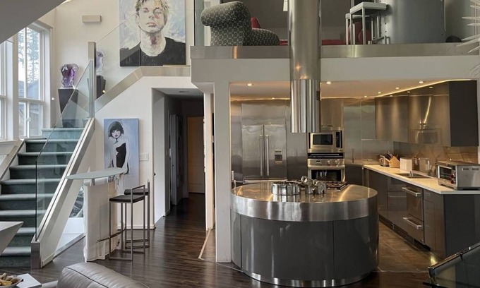 Guildford House | Best Central Modern Luxury Executive Home - Quiet Oasis with an Urban Vibe