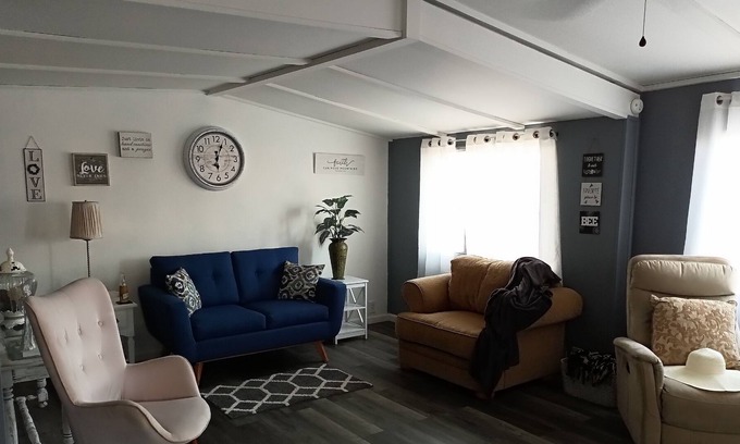Hemet House | Best Cozy and Quiet Place!