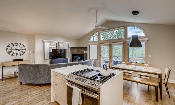 The Reserve House | Best Deck Views of Mt. Royal in Frisco! Beautiful Townhome Newly Remodeled - Modern Style & Comfort.