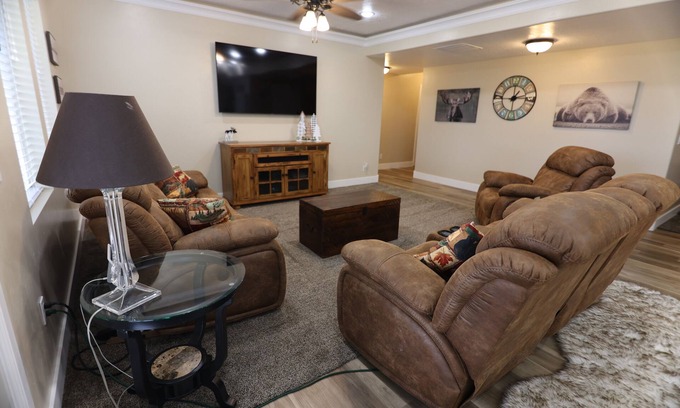 Nephi House | Best Family place to stay in Nephi, UT - Up to 6 Guests - Basement Apartment