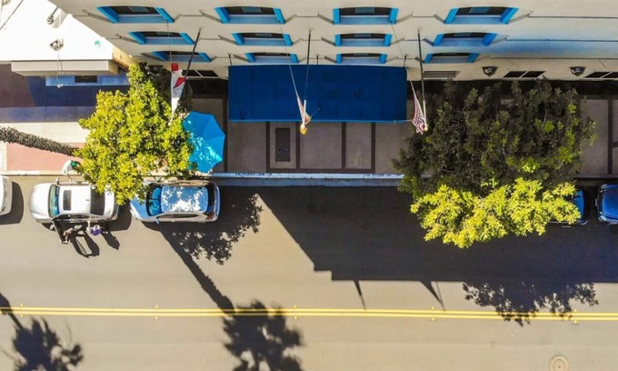 Village of La Jolla Hotel | Best for Group Vacay! Three Spacious Units Near Beaches, Restaurant