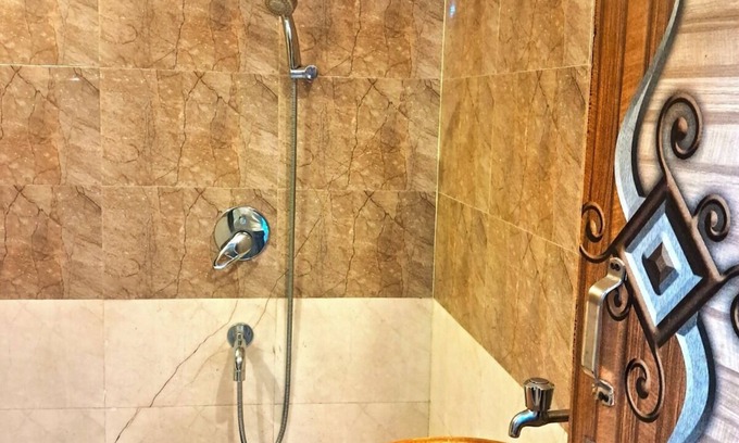 Vasant Kunj Bed & Breakfast | Best hotel in vasant kunj near IGI airport and nearby fortis hospital.