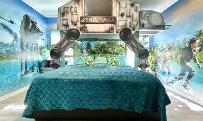 West Kissimmee House | BEST HOUSE! StarWars Theater, HarryPotter, Princess, Pirates! Disney 8-10 min!