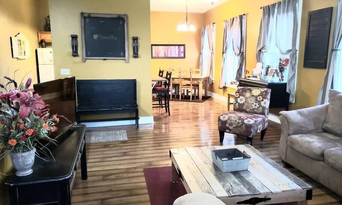 Lebanon Apartment | Best location beautiful spacious loft in the heart of downtown Lebanon Ohio