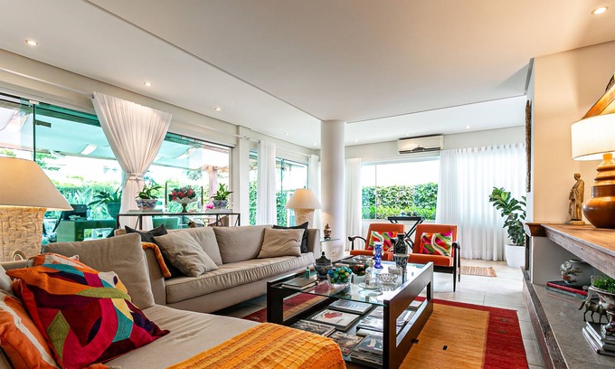 Jurere Internacional House | Best Location in Jurerê International