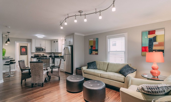 East End House | Best location in East Nash! 1.5 miles to Nissan Stadium and downtown Nashville!n