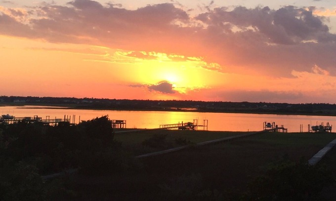 Topsail Beach Cottage | Best of Beach and Sound