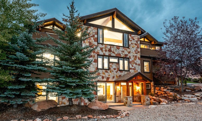 Bear Hollow Village House | Best of Bear Hollow. Lavish 7-Bedroom For Winter and Summer Fun.