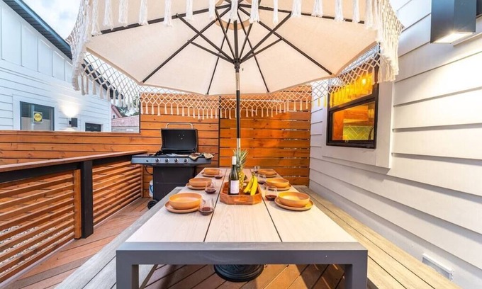 Mapleton/Fall Creek House | BEST of Downtown Indy Luxury Oasis 8BD Entire Home