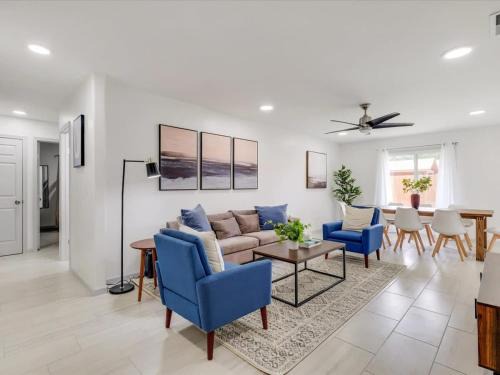 Irving House | Best of Irving - Yard Firepit Free Parking