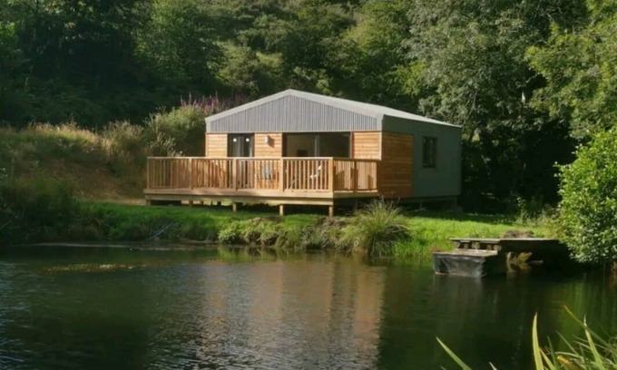 Christchurch Cabin | Best place for nature lovers - a luxury & secluded off the beaten track retreat