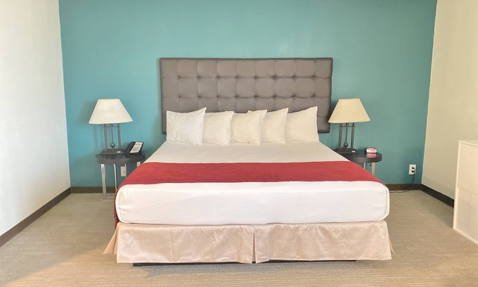 Torrance Hotel | Best Place to Stay in California! Free Parking, Near Hermosa Beach Pier