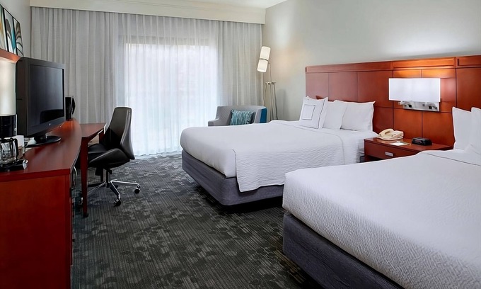 Waldron Hotel | Best Place to Unwind! 2 Relaxing Units, Pets Allowed, Indoor Pool