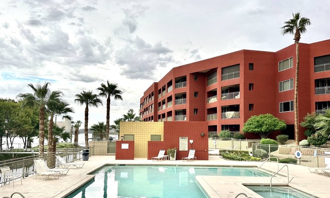 Mohave County Condo | Best Riverfront Condo w/ boat launch, pool, & spa!