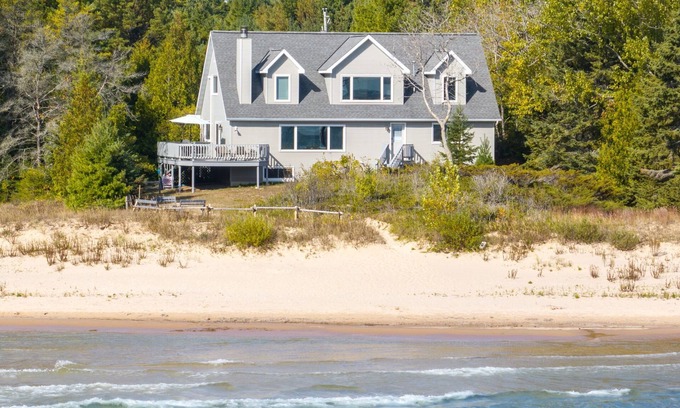 Baileys Harbor House | Best Sand Beach on Lake Mich for 14! - Aug 22-29 and Aug 29- Sept 5 - Still Open
