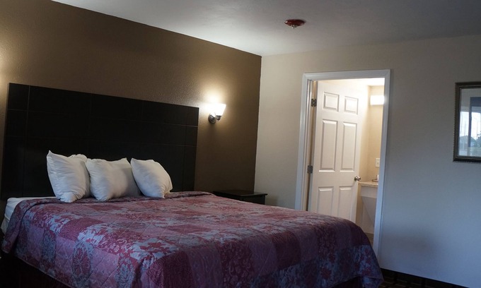 Plainville Hotel | Best Stay Inn