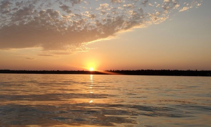 Falcon Beach Cabin | Best sunsets in Manitoba! Lakefront South shore Falcon Lake