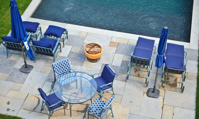 Lakeside House | Best Town WASHINGTON! PoshPadsCT"51 SENFF" 2Hrs-NYC Mint 5BR, Ski, BBQ, HotTub!