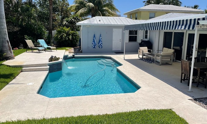 Palm Beach Shores House | Best Vacation Destination in Palm Beach Shores