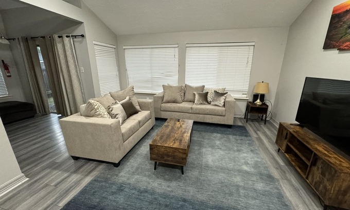 Katy House | Best Value - 3 BR Home by Premier Host- Heart of Katy