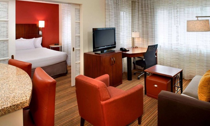 Warren House | Best Value, Quality Stay! Short Drive to Red Oaks Waterpark, w/Free Breakfast!