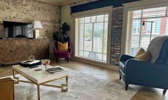 Laurel Apartment | *Best view downtown*, Center of it all