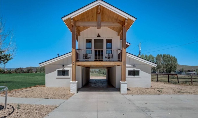 South Snyderville Basin House | Best Views and Location to Park City Mountain