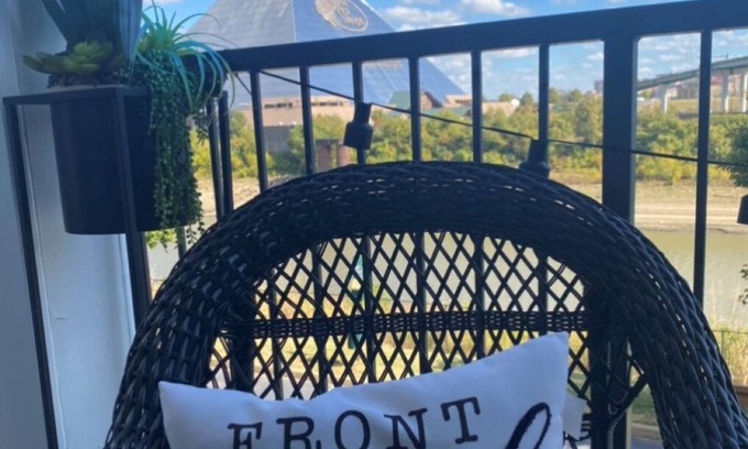 Downtown Memphis Condo | Best Views of the Bluff City