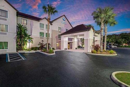 Auburndale Hotel | Best Western Auburndale Inn & Suites