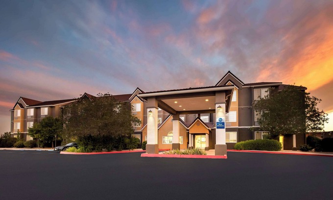 California City Hotel | Best Western California City Inn & Suites