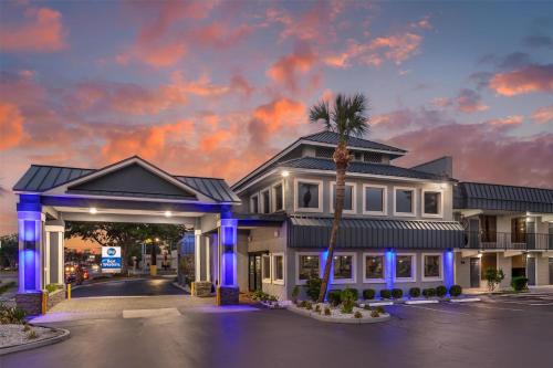 Savannah Hotel | Best Western Central Inn