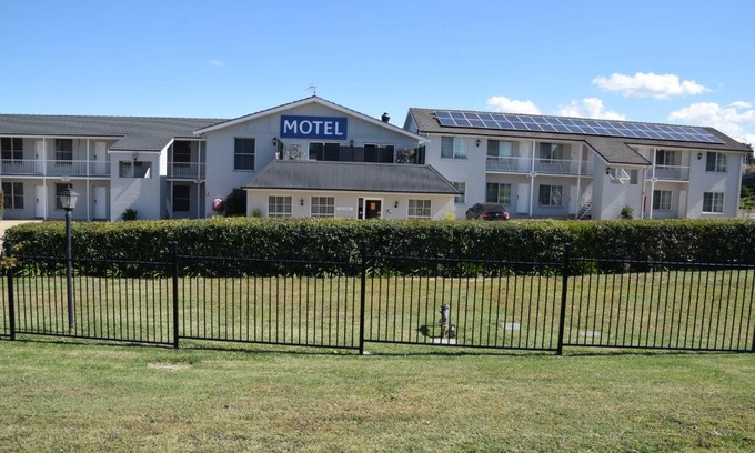 Kelso Hotel | Best Western Coachman's Inn Motel