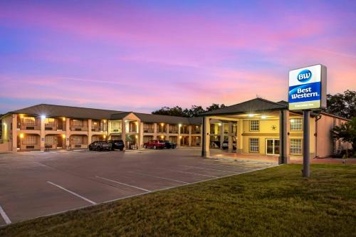 Hallettsville Hotel | Best Western Executive Inn