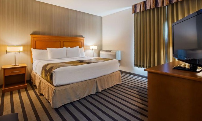 Newton Hotel | Best Western King George Inn & Suites