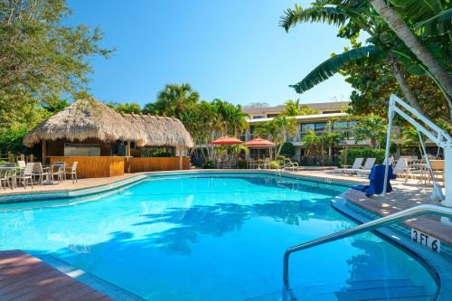 Moorings Hotel | Best Western Naples Inn & Suites