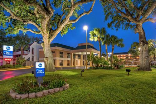 Biloxi Hotel | Best Western Oak Manor