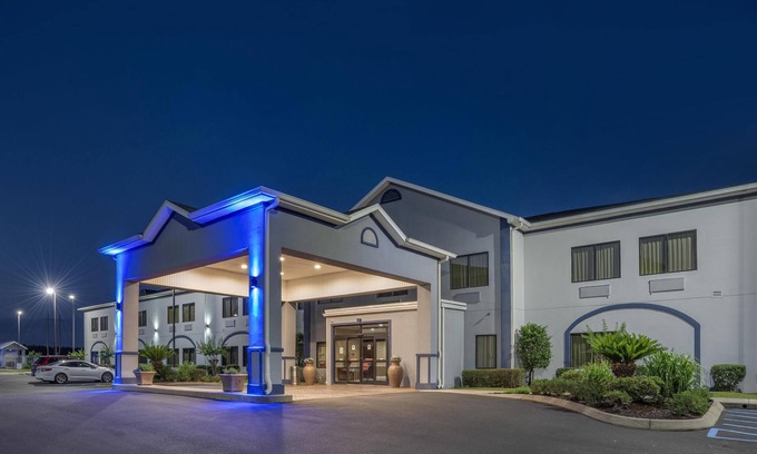 Opp Hotel | Best Western Opp Inn