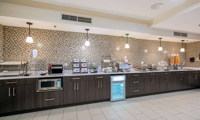 South Surrey Hotel | Best Western Peace Arch Inn