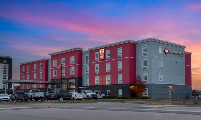 North Industrial Hotel | Best Western Plus Airport Inn & Suites