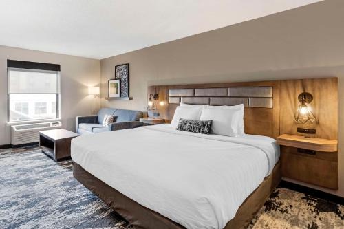 Bourbonnais Hotel | Best Western Plus Bourbonnais Hotel & Suites