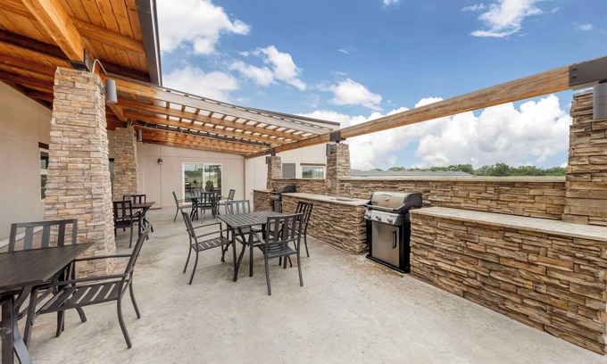 Chickasha Hotel | Best Western Plus Chickasha Inn