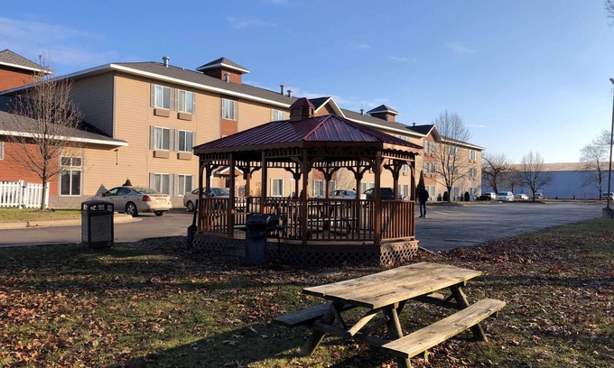 Coldwater Hotel | Best Western Plus Coldwater Hotel